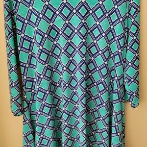 Geometric patterned tunic top